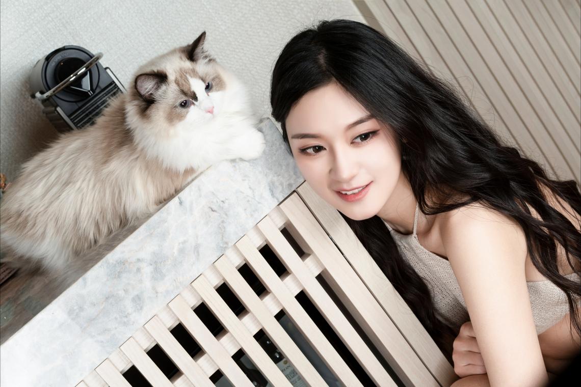 李强同澳大利亚总理阿尔巴尼斯共同出席第八届中澳工商界首席执行官圆桌会